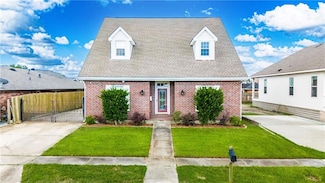 8336 Sabre Dr, Chalmette, LA 70043