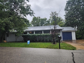 7 Glen Oaks Dr, Fenton, MO 63026