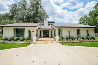 36615 Maverick Rd, Wallis, TX 77485