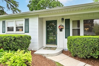 409 E Dean Rd, Milwaukee, WI 53217