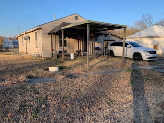 402 W 3rd St, Burden, KS 67019