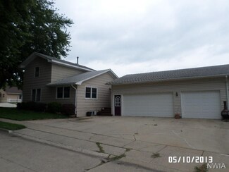 116 N Prospect St, Hinton, IA 51024