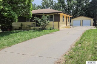 7739 Western Ave, Omaha, NE 68114