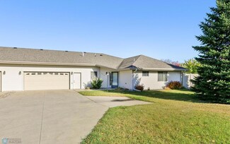 2912 12th Ave S, Moorhead, MN 56560