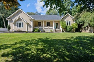 49 Viking Dr, Bristol, RI 02809