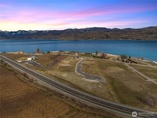 174 Loretta Ln, Chelan, WA 98816