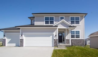 712 Meadow Rd, Adel, IA 50003