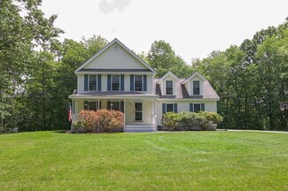13 Ammy Ln, Sandown, NH 03873