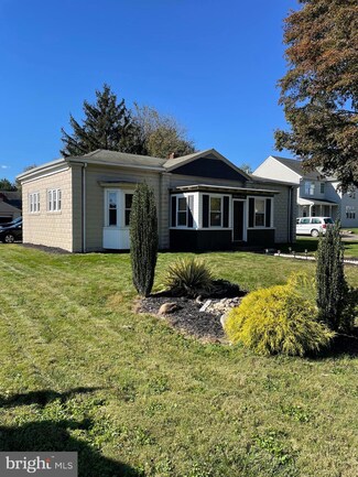 1801 Edgely Rd, Levittown, PA 19057