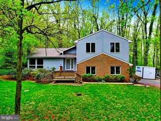 5044 Pineview Dr, Mohnton, PA 19540