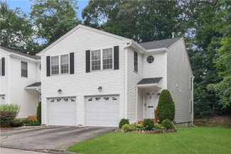 450 Providence St Unit 20, West Warwick, RI 02893