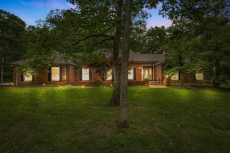 109 Wildhorse Rd, Farmington, MO 63640