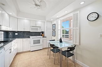 3900 Oaks Clubhouse Dr Unit 310, Pompano Beach, FL 33069