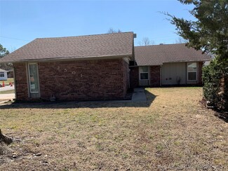 2501 Stephanie Cir, Ada, OK 74820