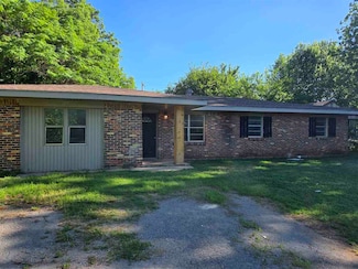 107 W Oliver, Sterling, OK 73567