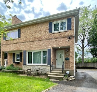 2145 Cedar Ct, Glenview, IL 60025