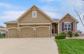 4552 NE Park Ridge Ave, Lees Summit, MO 64064