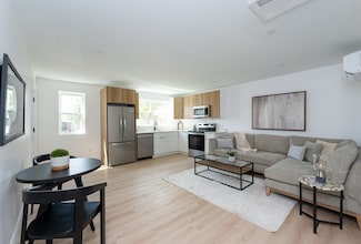 7 Kenoza Ave Unit 201, Haverhill, MA 01830