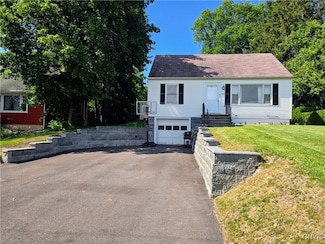 120 W Dauenhauer St, East Syracuse, NY 13057