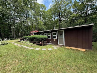 137 Sherwood Dr, Becket, MA 01223