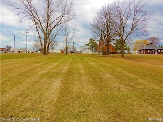 8848 Swan Creek Rd, Newport, MI 48166