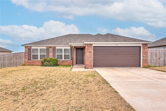 705 NW 71st Ave, Bentonville, AR 72713