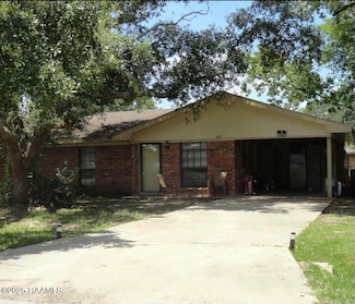 213 Lindsey Cir, Carencro, LA 70520