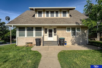 824 S 38th St, Omaha, NE 68105