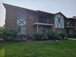 9S120 Lake Dr Unit 15-101, Willowbrook, IL 60527
