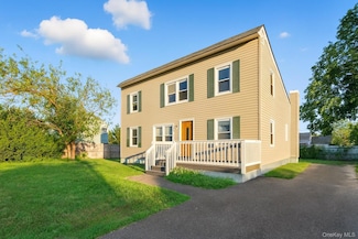 40 White St, Brentwood, NY 11717