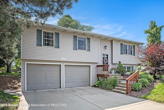 1524 Lindy Dr, Lansing, MI 48917