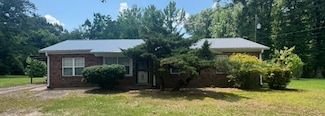 96 Lone Oak Cir, West Point, MS 39773