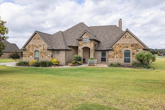 1108 W Scandinavian Ct, Granbury, TX 76048