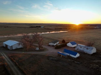 40 E Dakota Junction Rd, Chadron, NE 69337
