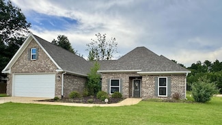 137 Lauras Cove, Starkville, MS 39759