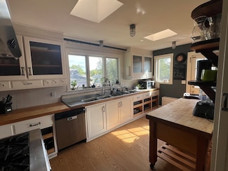 15 Orchard St Unit 15, Newton, MA 02458