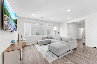 6125 Sendero Ave, Eastvale, CA 92880