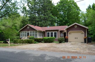 6491 Harrison St, Coloma, MI 49038