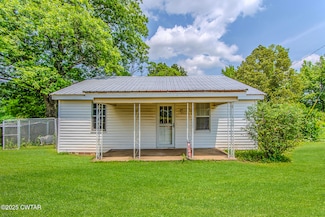 7455 Tennessee 100, Jacks Creek, TN 38347