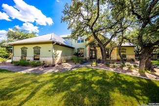 910 Foxton Dr, San Antonio, TX 78260