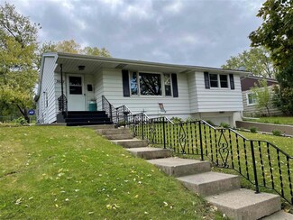3527 Cardinal Ln, Rockford, IL 61107