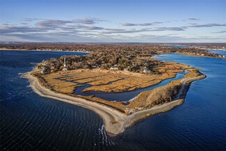 377 Rumstick Rd, Barrington, RI 02806