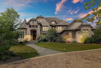 34 Abbey Woods Dr, Barrington, IL 60010