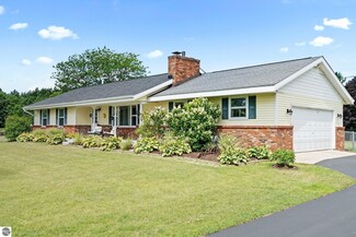 1768 Sawyer Rd, Traverse City, MI 49685