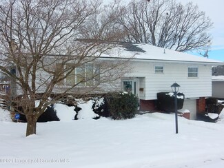 810 Ralph Ln, Scranton, PA 18507