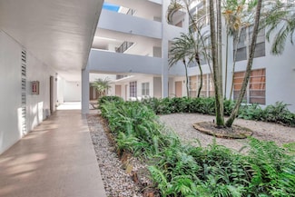 6923 Cypress Rd Unit D12, Plantation, FL 33317