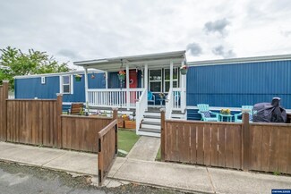 141 S 17th St, Independence, OR 97351