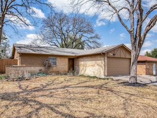 2620 Colleen Dr, Arlington, TX 76016