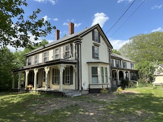 77 Fletcher St, Kennebunk, ME 04043