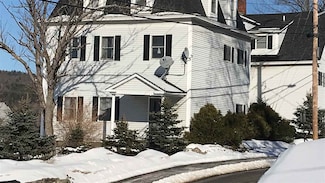 15 S Grove St, Littleton, NH 03561